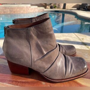 Kork-Ease Shoes Womens 7 M Kissel Ankle Boots Gray Pleated Leather Square toe